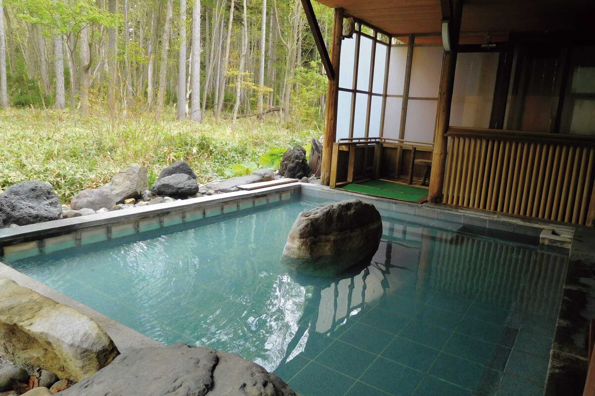 名湯の森ホテル きたふくろう｜北海道・弟子屈町のひとりでも宿泊可能な温泉宿のアイキャッチ