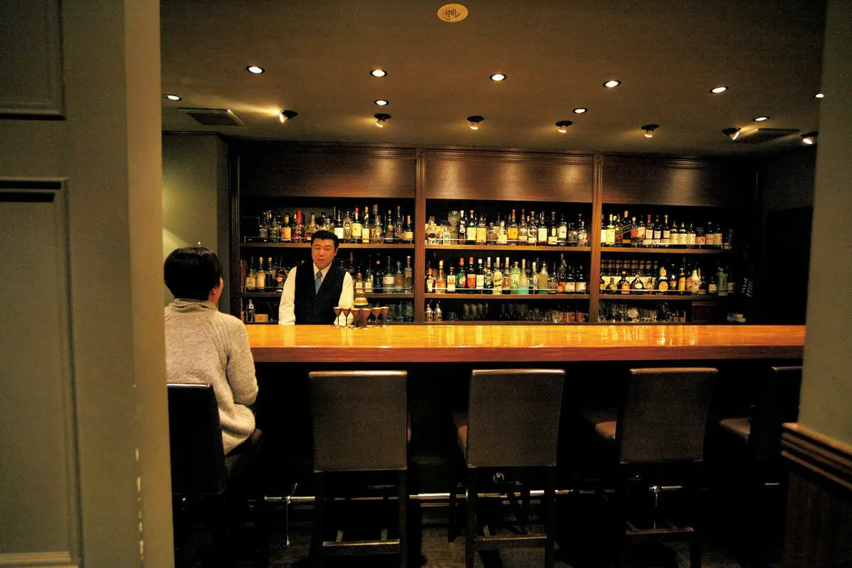 Bar Anthem 東京 中央区にあるオーセンティックバー 男の隠れ家デジタル