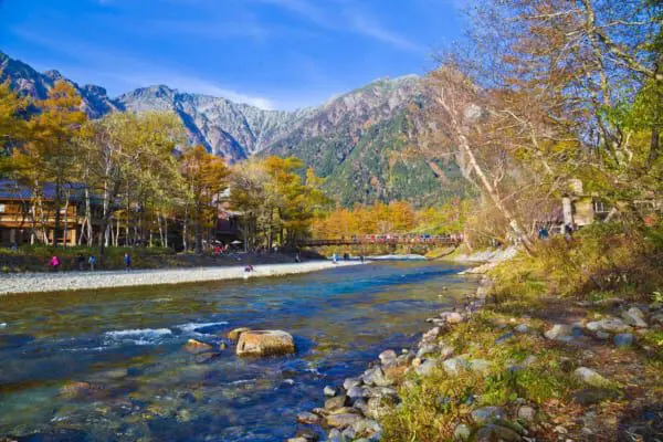 上高地 白骨温泉へ この秋にぜひ訪れたい おすすめの 紅葉スポットと温泉郷 男の隠れ家デジタル