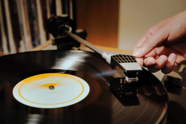 レコードの大きさ 重さ 素材 音に対する影響について知る 男の隠れ家デジタル