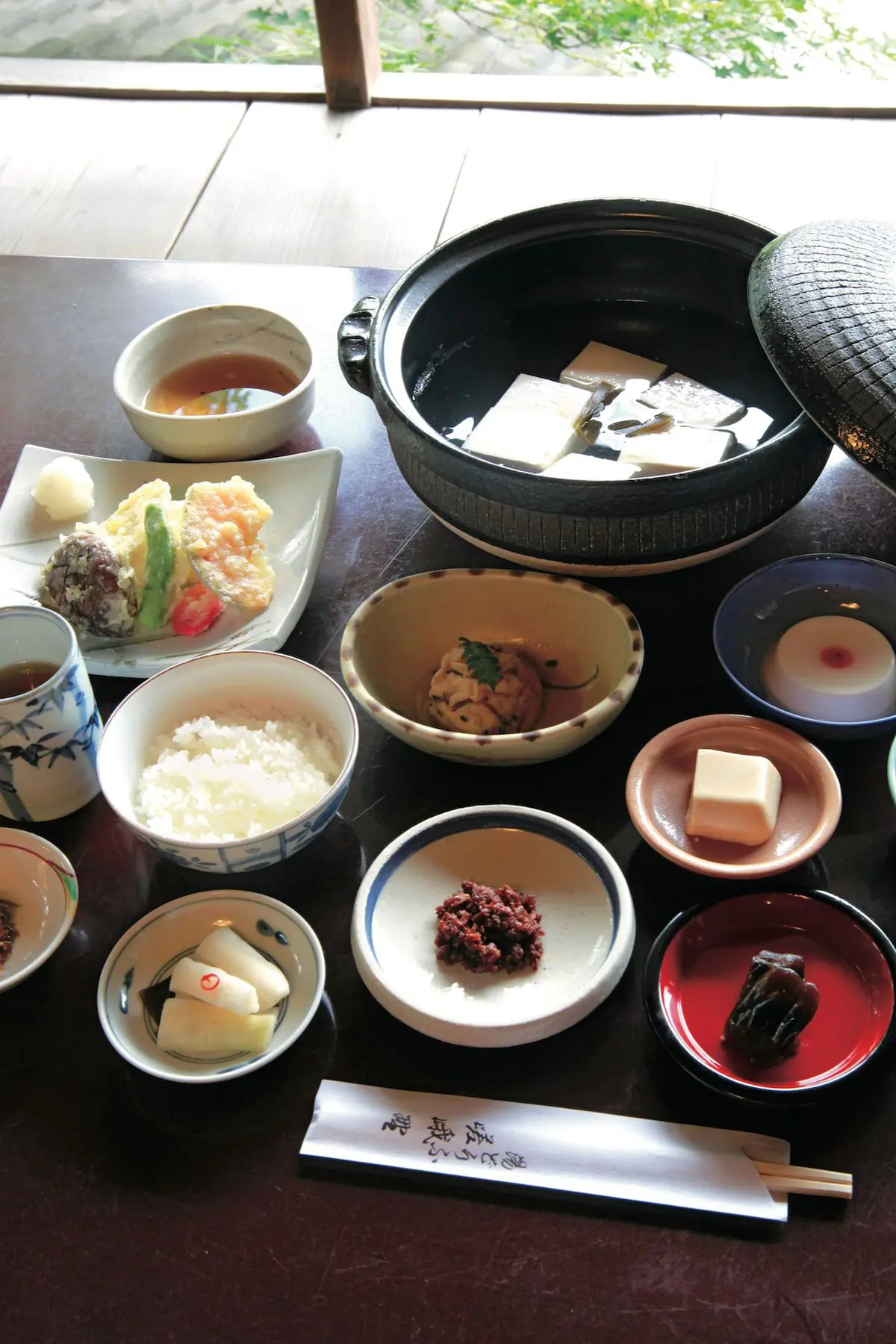 出汁の風味豊かなこだわり湯豆腐を食す 湯豆腐 嵯峨野 右京区 奥 京都の名店 男の隠れ家デジタル