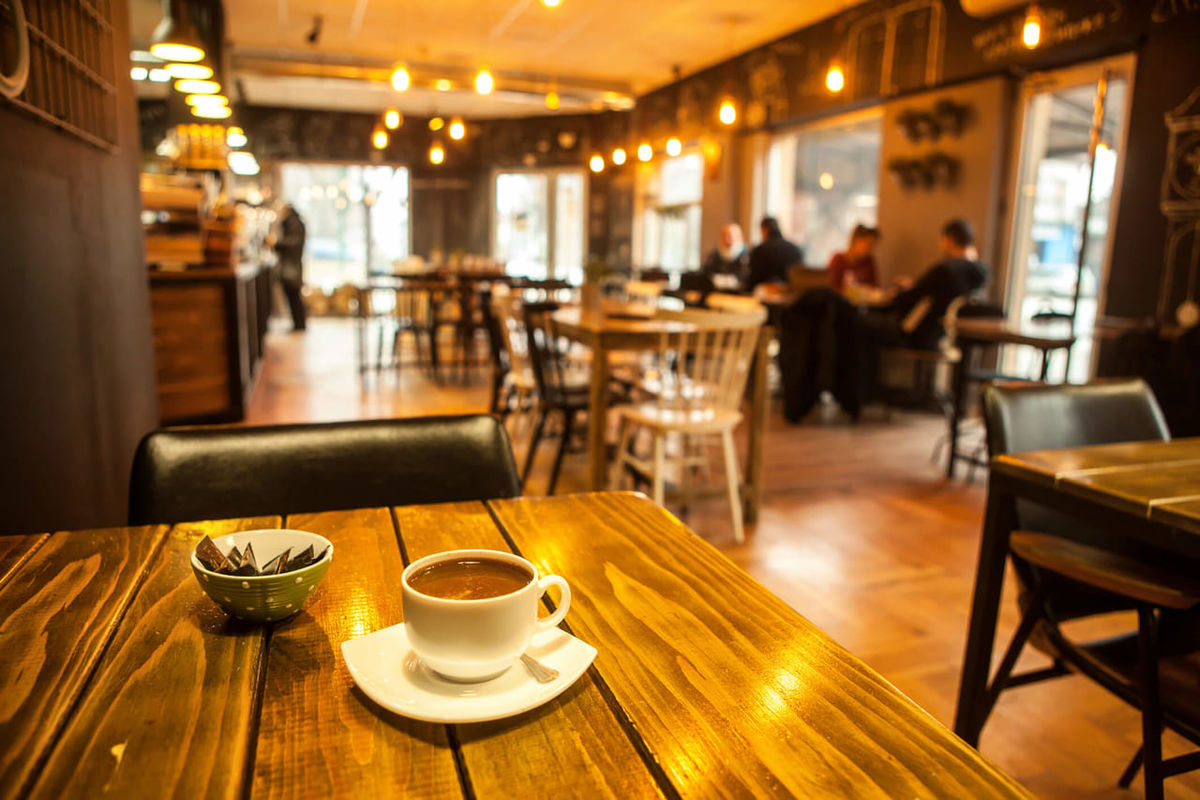 喫茶店」と「カフェ」はどう違う？ さらに昭和レトロ感漂う「純喫茶」とは？ | 男の隠れ家デジタル