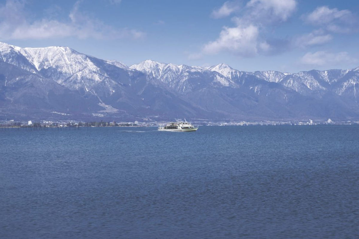 10699湖上から美しい冬景色を眺める冬季限定観光船、びわ湖で「雪見船クルーズ」運行開始。2020年は“戦国”がテーマ