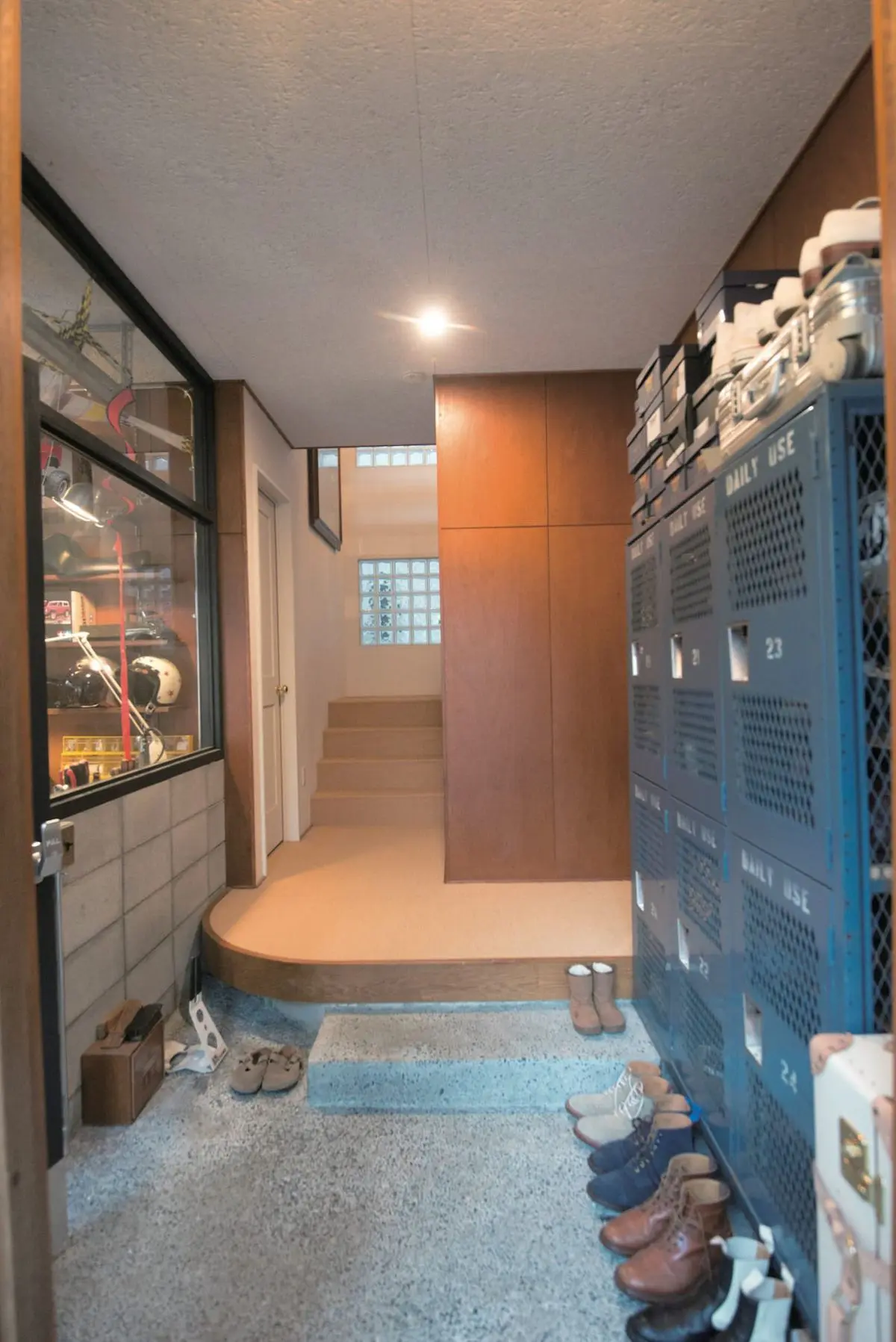 ビルトインガレージの奥を趣味の世界に Diyの作業場としても使える 自分だけのスペース 東京都 水野邸 小さな秘密基地の造り方 男の隠れ家デジタル