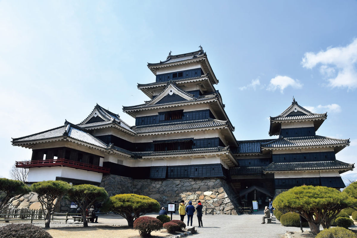 14820戦国の世の空気をまとい、実戦を見据えた造り「松本城」（長野県松本市）｜案内人とともに松本城をあるく〈現存十二天守の城を知る〉