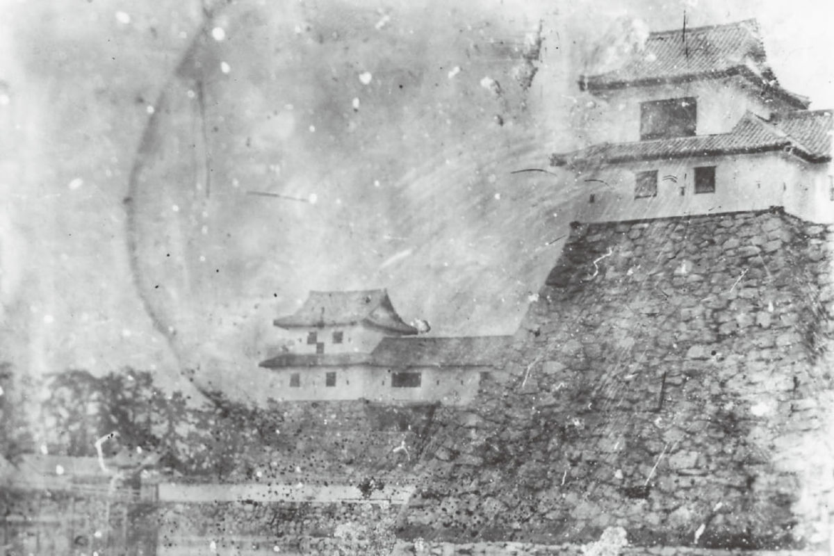 14850藤堂高虎が築城した、海水を引き入れる特異な構造「今治城」（愛媛県今治市）｜日本三大水城のひとつ〈古写真で見る失われた名城〉