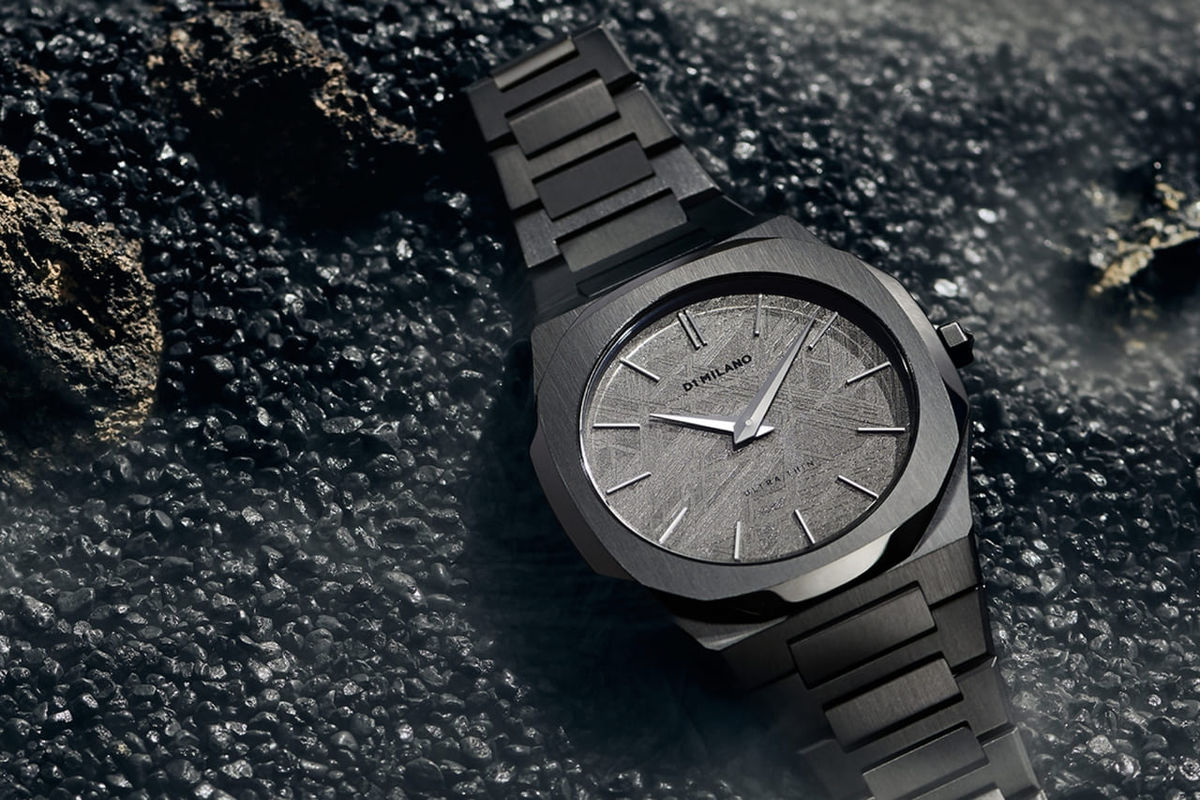 隕石をモチーフにした漆黒の腕時計。イタリア時計メーカー「D1 MILANO（ディーワンミラノ）」から「METEORITE」が数量限定販売のアイキャッチ