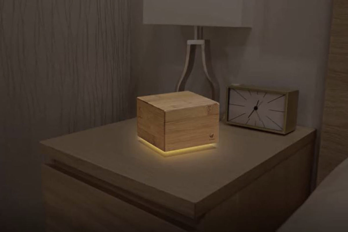 13850【ザッカーバーグ考案】不眠や入眠障害によるストレスから開放してくれる安眠ライト「Zack box」って？