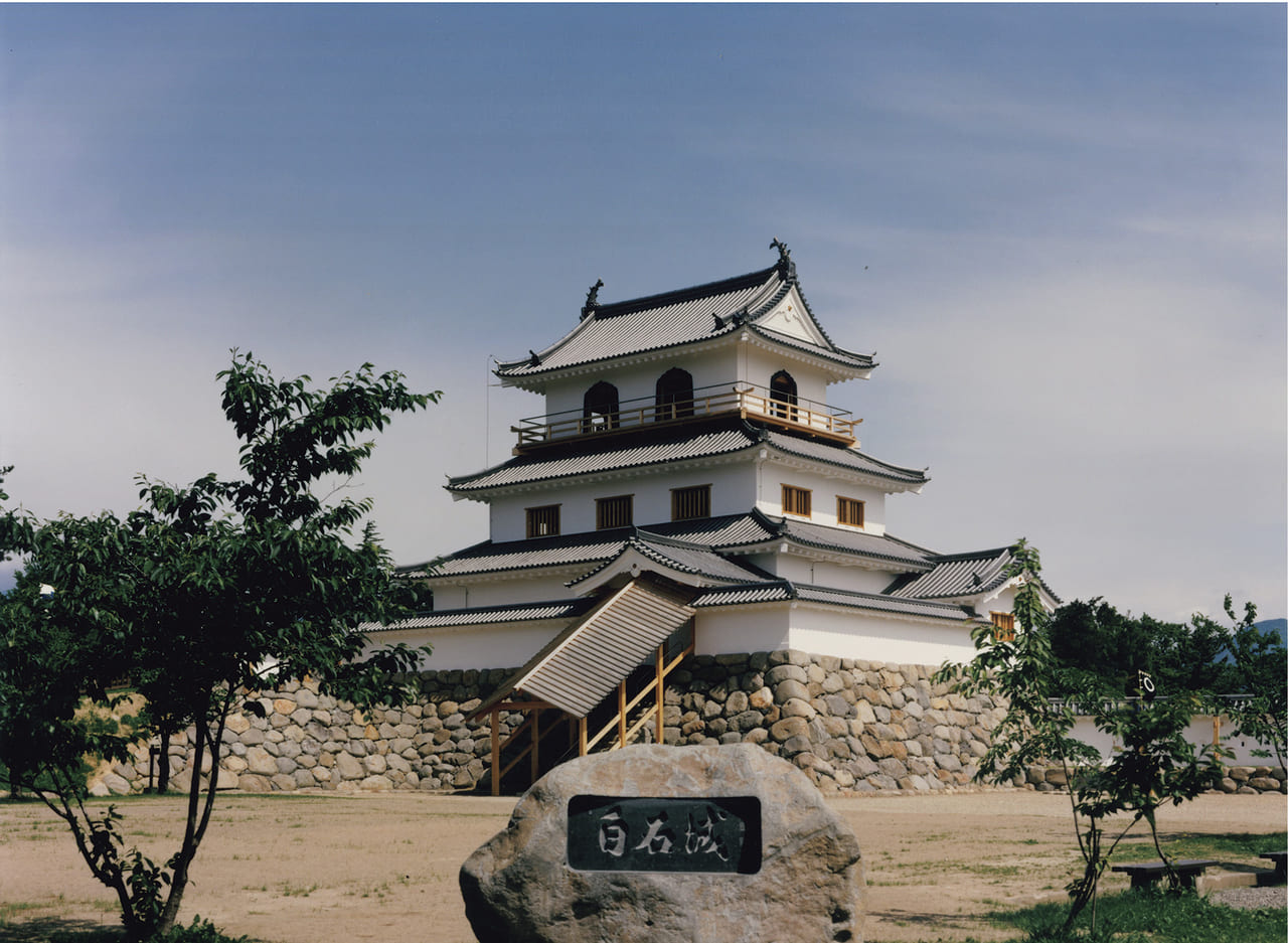 日本にたった５城の“木造復元天守”。往時の姿を再建した名城「白石城」（宮城県白石市）｜戦後最大級の木造復元天守のアイキャッチ