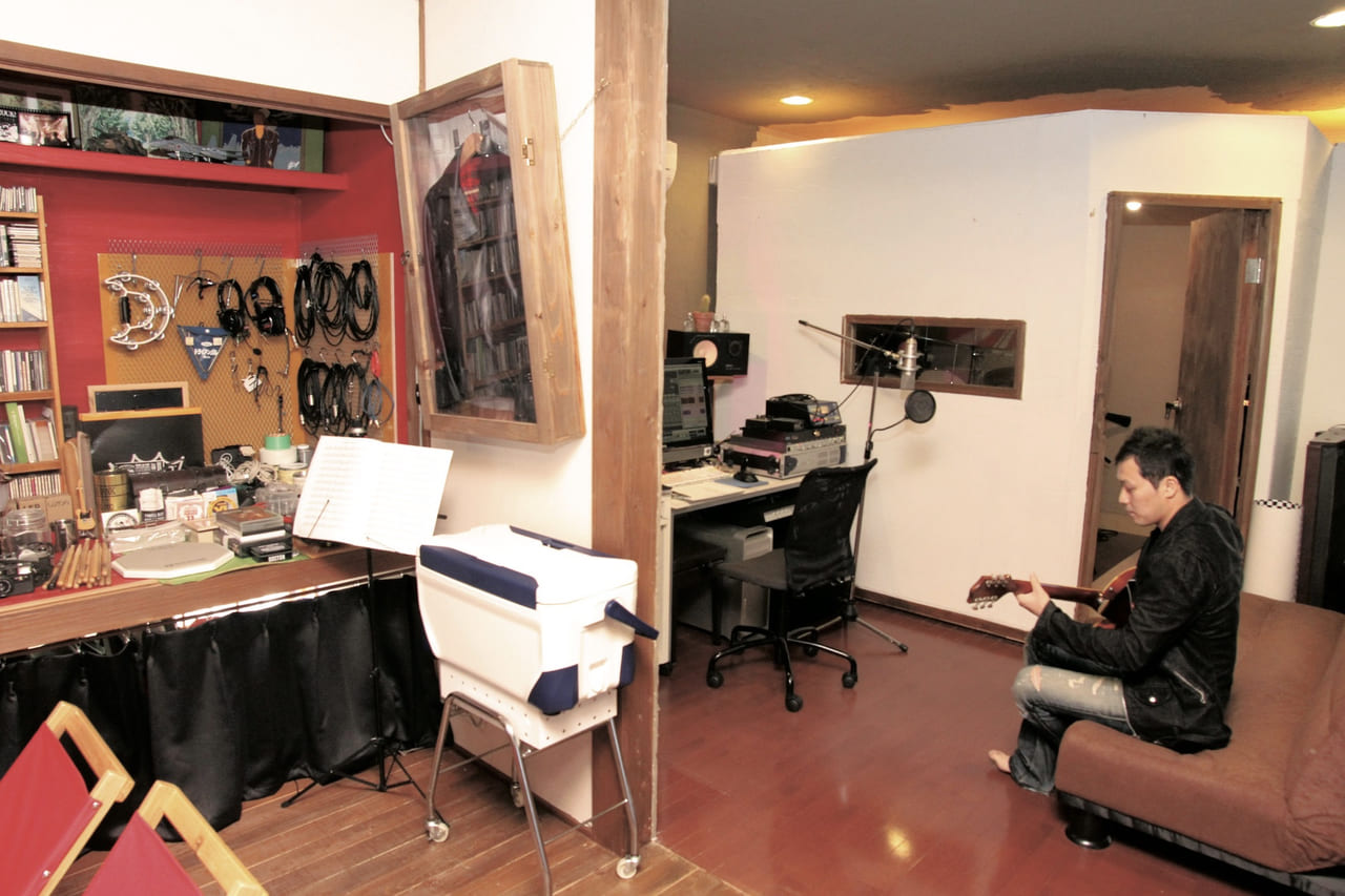 15078自宅内「録音スタジオ」製作の際に、押し入れを小さな音楽空間に改造〈千葉県 ごーしん邸〉｜小さな秘密基地の造り方
