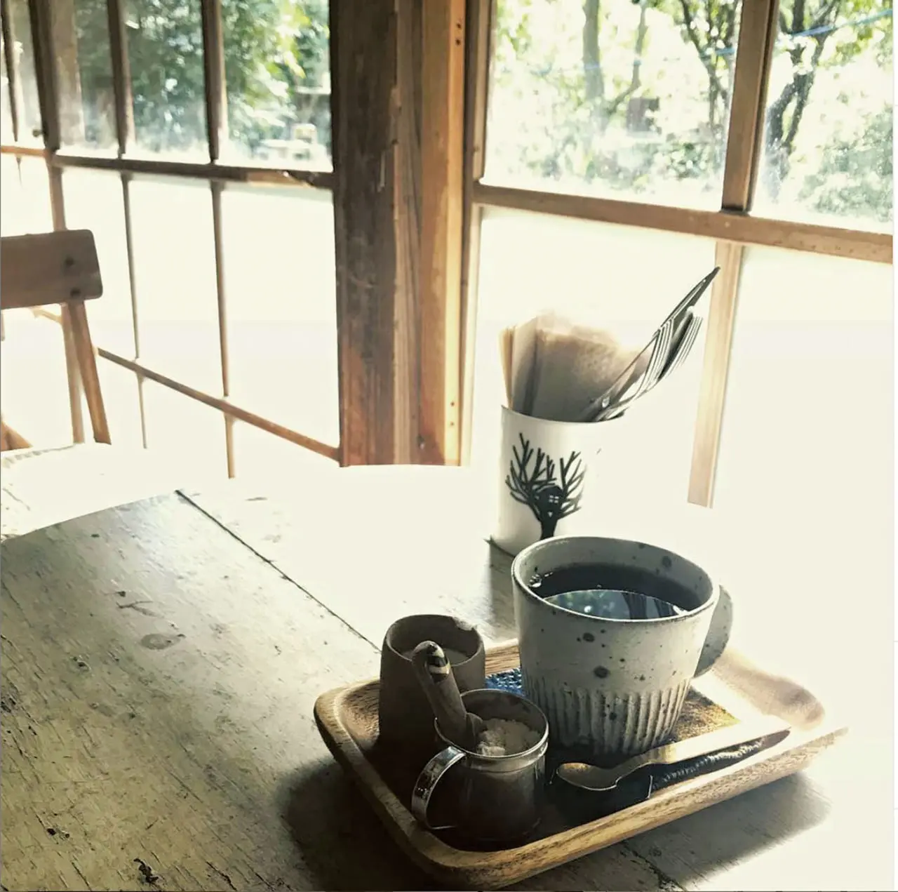 ツリーハウスの第一人者がつくった家で 美味しいコーヒータイムを Akatsuki Cafe Something 岡山県瀬戸内市 森の秘密基地 ツリーハウスで過ごすひと時 男の隠れ家デジタル