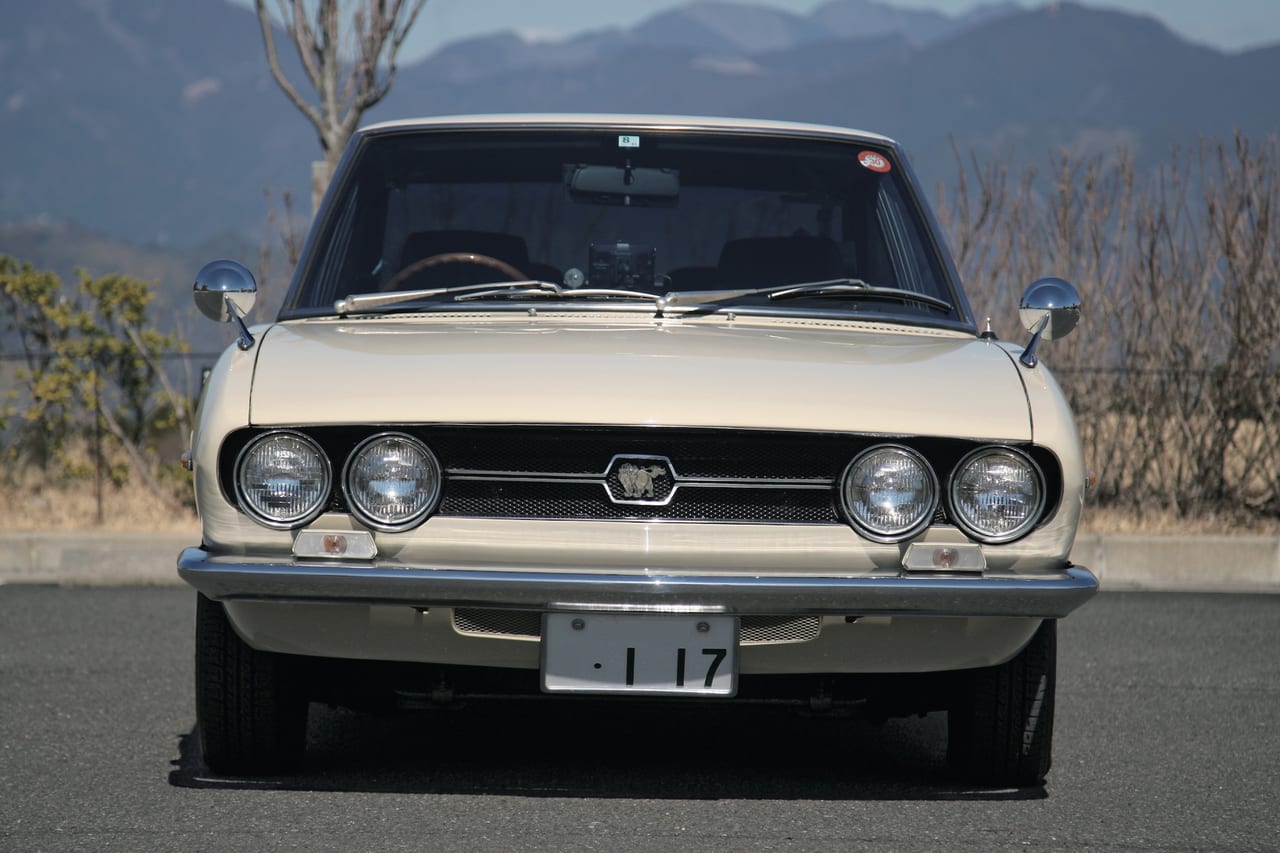 日本中探しまくって見つけた。ハンドメイドモデルの流麗なフォルム「いすゞ 117クーペ 」（1970/国産）｜憧れのクラシックカースタイルのアイキャッチ