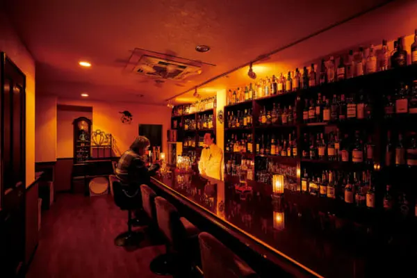 行きたい東京のbar 下町の住宅街にひっそり佇む隠れ家バーで 至福の時間を Kitty S Bar 赤羽 Tokyo Bar Story 男の隠れ家デジタル