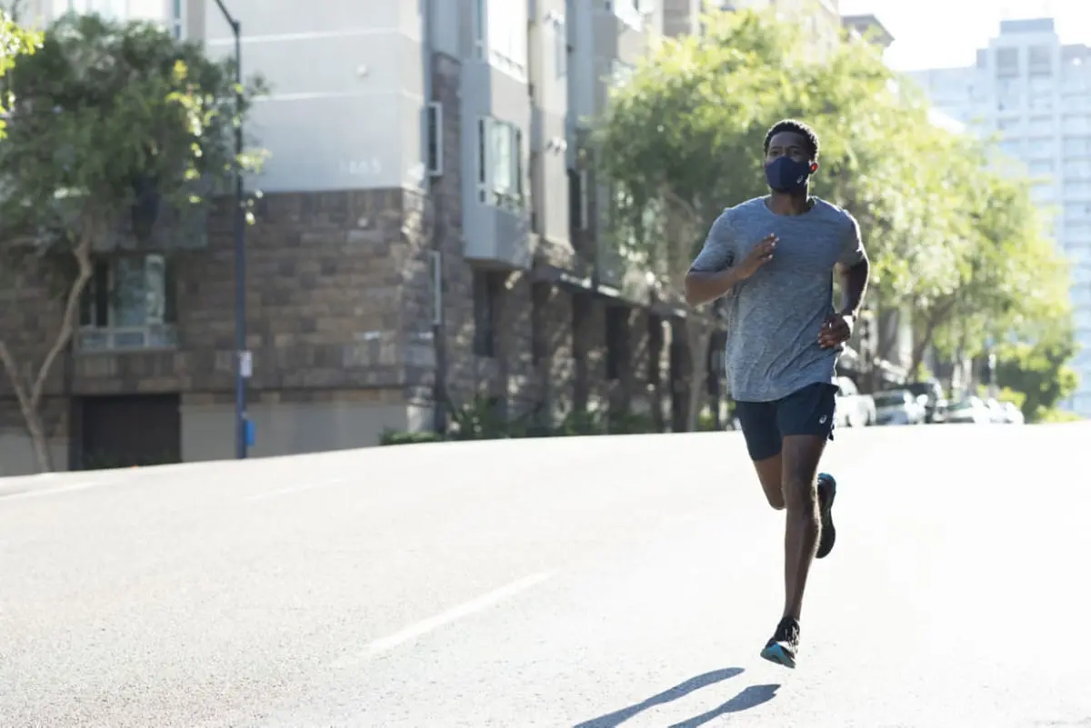 アシックスからランナー向けマスク Asics Runners Face Cover 登場 飛沫の拡散を抑えながら運動時の呼吸を快適に 男の隠れ家デジタル