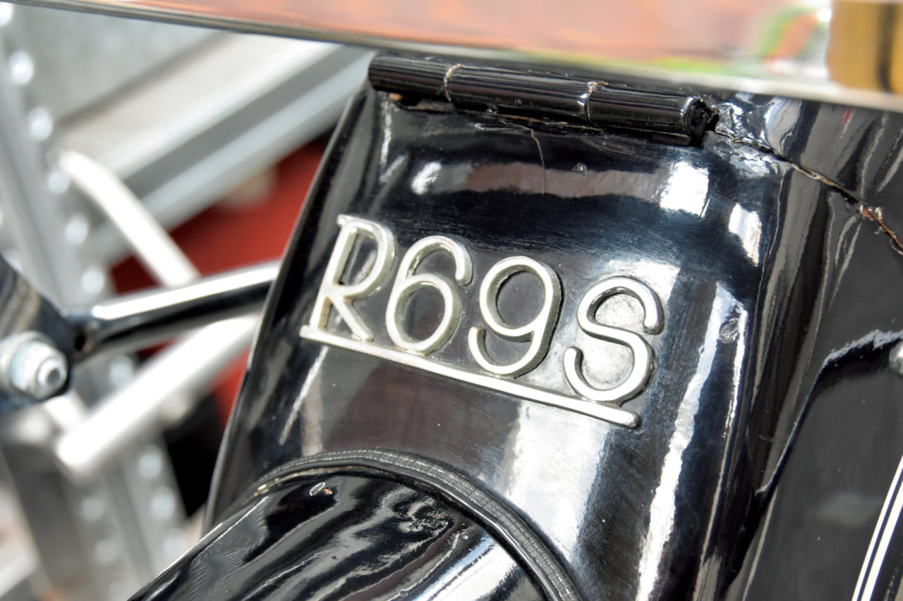 27623“ハイウェイの王様”と呼ばれプラモデルや写真で憧れた名車「BMW R69S」（1962／ドイツ）｜男がハマるクラシックバイク