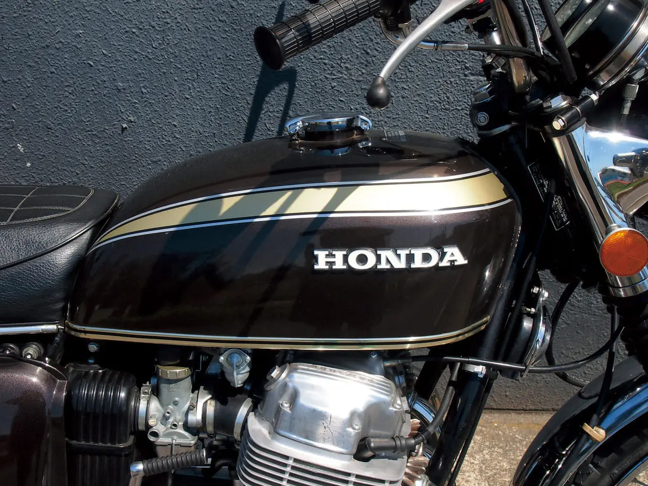夫婦でタンデム「HONDA CB750FOUR」（1972／日本）ナナハンブームの