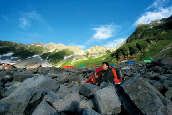 ソロ山キャンプ 北アルプスの山々に抱かれて涸沢カールのテント場で眠る 男の隠れ家デジタル