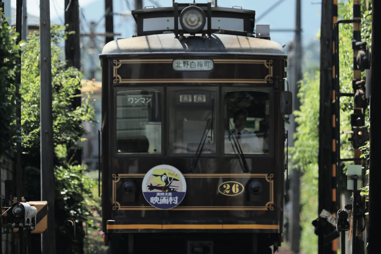 33077市民や観光客の足として活躍する“嵐電”「京福電気鉄道」（京都府）｜ノスタルジック路面電車散歩