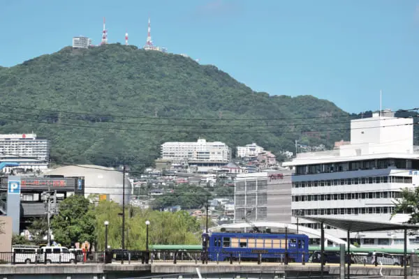 異国情緒漂う街並みをゆく路面電車 長崎電気軌道 長崎県 ノスタルジック路面電車散歩 男の隠れ家デジタル