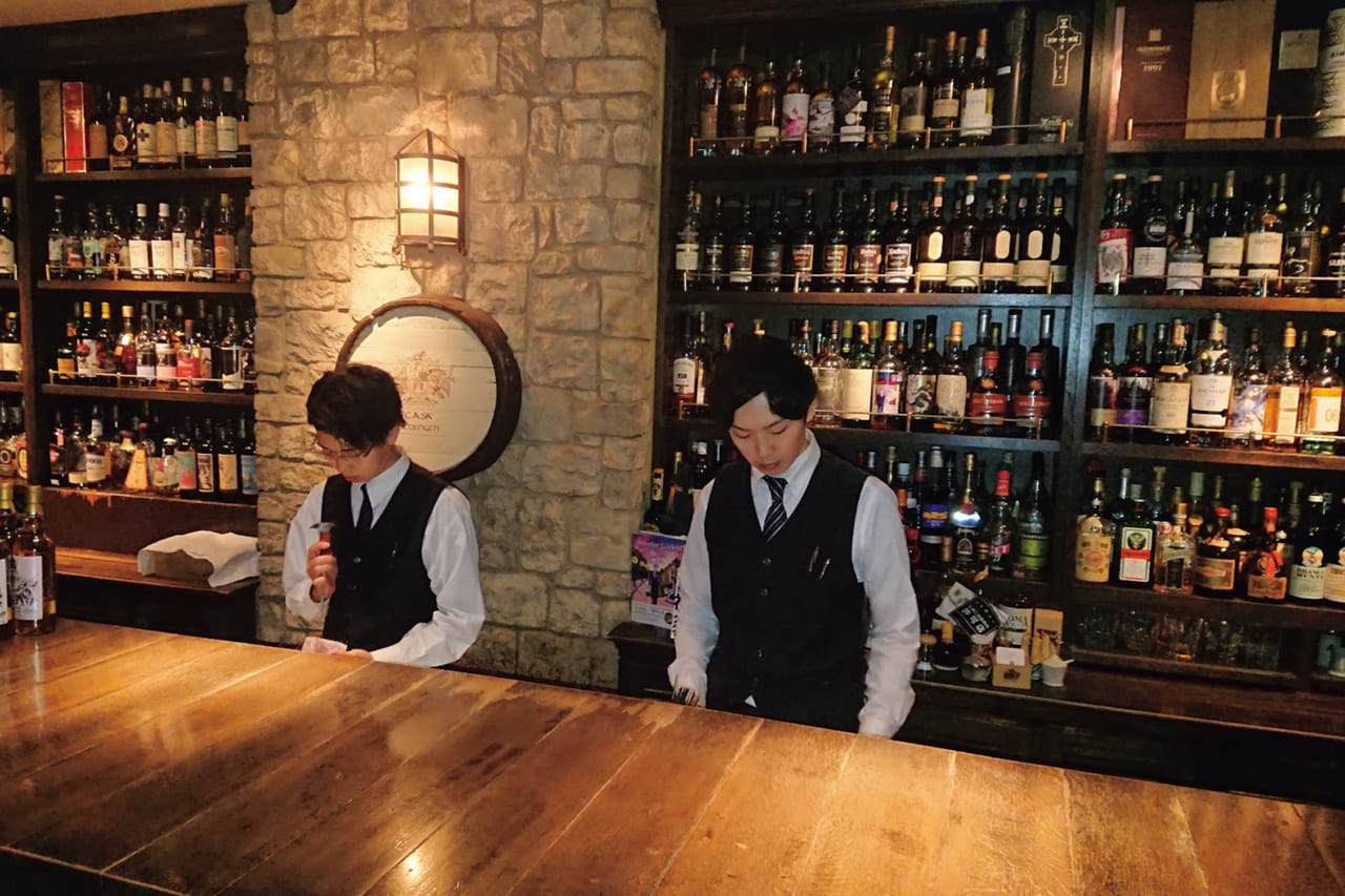 40135スコッチのシングルモルトが中心「CASK strength」（東京・六本木）｜こだわりの空間で酔いしれる 一度は訪れたいウイスキーの名店