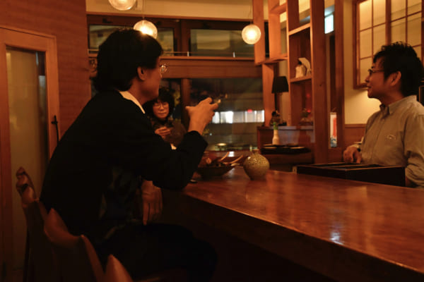 「熱燗の魔術師の仕上げる至極の一杯「えんじゃく、」（東京・池尻大橋）｜旨い熱燗と旬酒肴」のアイキャッチ画像