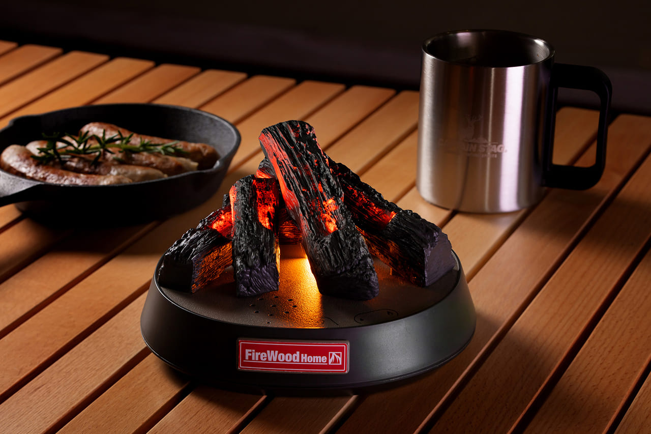 41226【焚き火の禁断症状がでたら…】火を使わずに本格的な炎と音が楽しめる焚き火ガジェット『FireWood Home』が登場する！