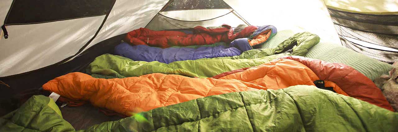 2022】キャンプにおすすめ人気寝袋33選！夏用・冬用に分けて紹介 | 男 