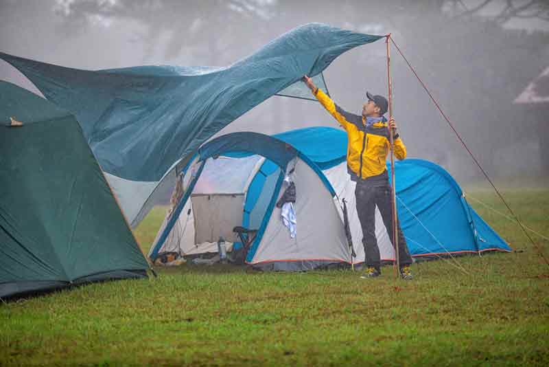 雨の日キャンプの楽しみ方 テント設営 撤収方法や持ち物も紹介 男の隠れ家デジタル
