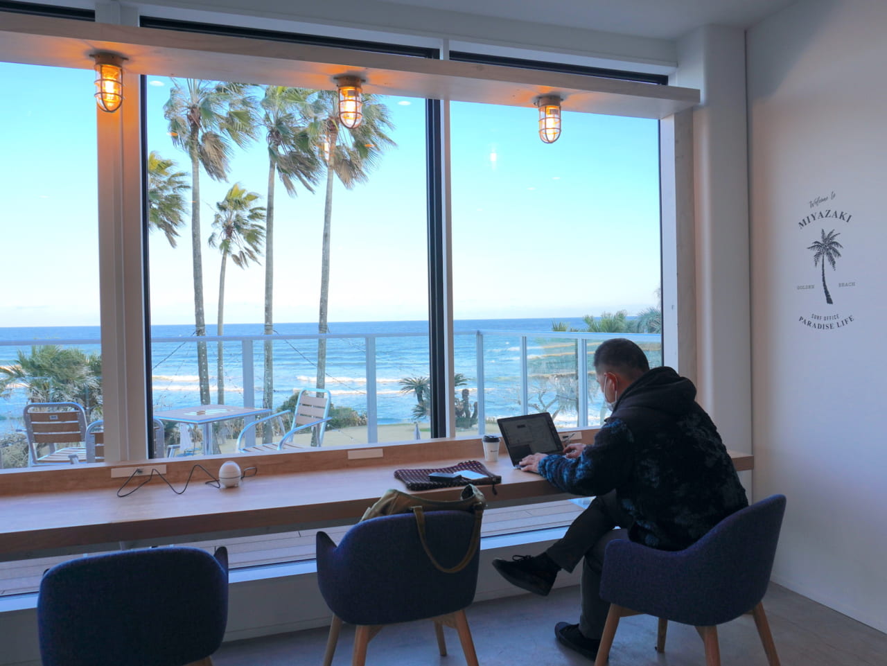 「宮崎県日向に誕生！　海の眺望が楽しめるワーケーションスペース「Surf Office」」のアイキャッチ画像