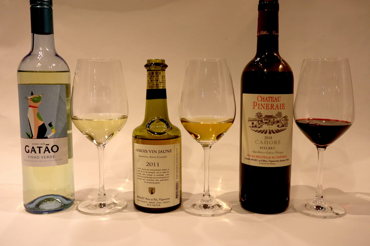 54571赤や白だけじゃない。緑ワイン、黄ワイン、黒ワイン…あなたはカラフルワインを知っているか？