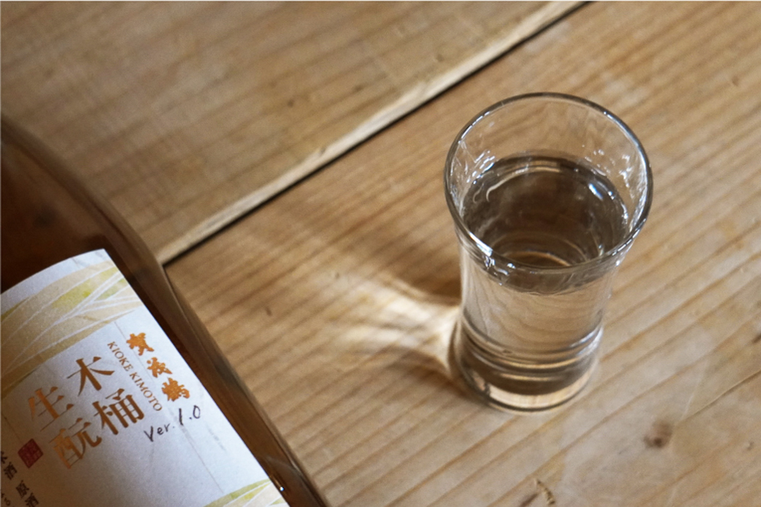 101950杜氏が組み立てた木桶で醸す日本酒「木桶生もと 純米酒 原酒 ver.1.0」発売！