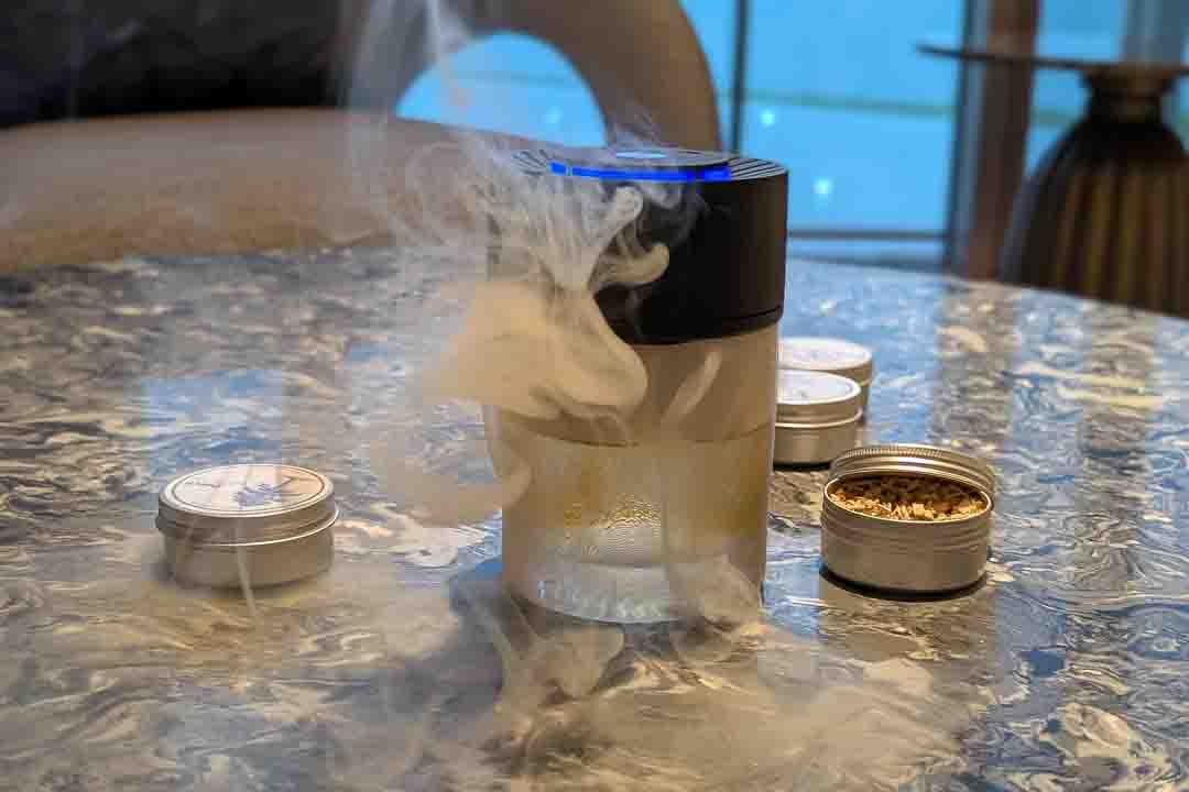 104936押すだけで本格燻製！新時代のスモークガジェット「Smoke Craft E」
